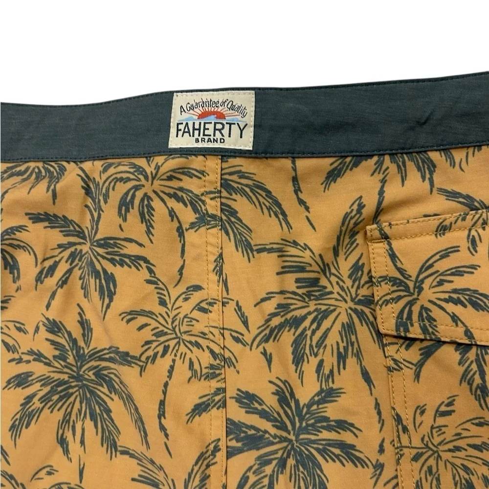 Faherty Palm Tree Yellow Grey Board Shorts Mens Size 40 Lace up Swim Surf